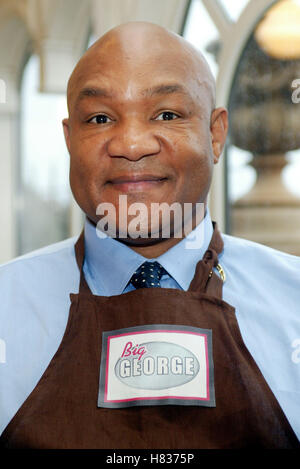 GEORGE FOREMAN LEAN bedeutet Grillen Maschine HARRODS LONDON ENGLAND 13. November 2002 Stockfoto