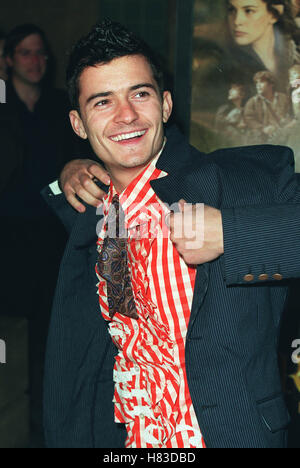 ORLANDO BLOOM DIE LORD OF THE RINGS: THE FELLOWSHIP OF RING LOS ANGELES PREMIERE EGYPTIAN THEATRE HOLLYWOOD LOS ANGELES Stockfoto