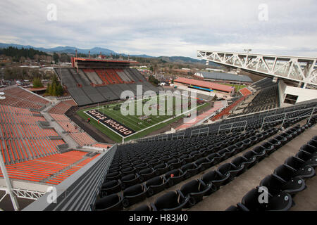 Dezember 2010; Corvallis, OR, USA; allgemeiner Blick auf das Reser Stadium vor dem Spiel zwischen den Oregon State Beavers und den Oregon Ducks. Stockfoto