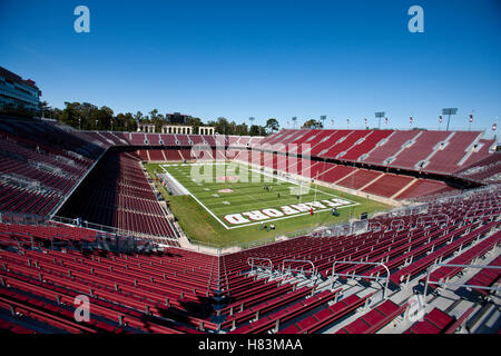 8. Oktober 2011; Stanford CA, USA; Allgemeine Ansicht des Innenraums des Stanford Stadium vor dem Spiel zwischen den Stanford Cardinal und den Colorado Buffaloes. Stockfoto