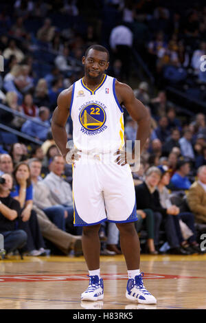 2. Februar 2012; Oakland, Kalifornien, USA; Golden State Warriors bewachen Charles Jenkins (22) während einer Spielunterbrechung im Spiel gegen die Utah Jazz im vierten Quartal bei Oracle Arena. Golden State besiegte Utah 119-101. Stockfoto