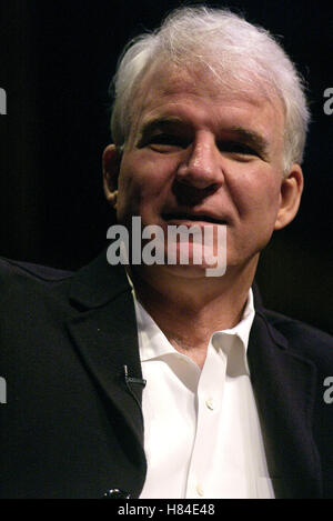 STEVE MARTIN. LA TIMES FESTIVAL Bücher UCLA CAMPUS WESTWOOD LOS Angeles USA 28. April 2002 Stockfoto