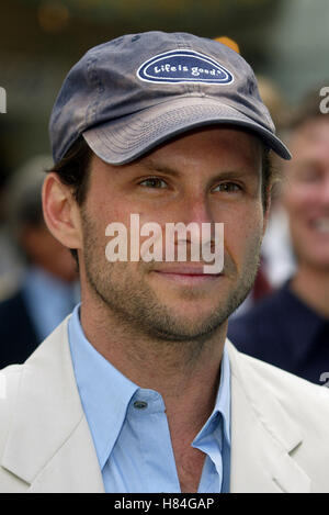 CHRISTIAN SLATER JOHN WOO HANDABDRÜCKE Zeremonie Manns CHINESE THEATRE HOLLYWOOD LOS AGELES USA 21. Mai 2002 Stockfoto