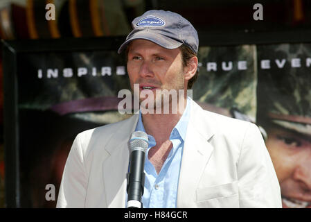 CHRISTIAN SLATER JOHN WOO HANDABDRÜCKE Zeremonie Manns CHINESE THEATRE HOLLYWOOD LOS AGELES USA 21. Mai 2002 Stockfoto