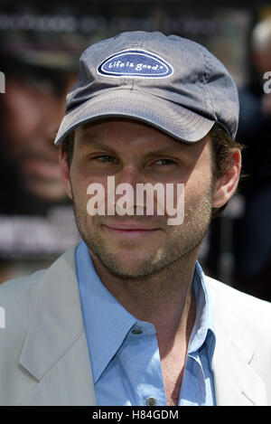 CHRISTIAN SLATER JOHN WOO HANDABDRÜCKE Zeremonie Manns CHINESE THEATRE HOLLYWOOD LOS AGELES USA 21. Mai 2002 Stockfoto