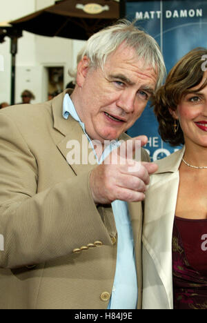 BRIAN COX & NICOLE ANSARI die BOURNE Identität Welt PREMIERE UNIVERSAL STUDIOS BURBANK LOS ANGELES USA 6. Juni 2002 Stockfoto