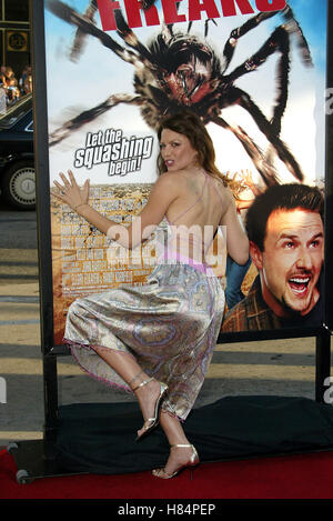 KARI WUHRER acht LEGGED FREAKS PREMIERE Grumman des CHINESE THEATRE HOLLYWOOD LOS ANGELES USA 16. Juli 2002 Stockfoto