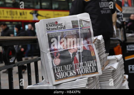 London Evening Standard kündigt den Sieg von Donald Trump auf ihrer Titelseite auf dem Display in der Londoner Oxford Street. Stockfoto