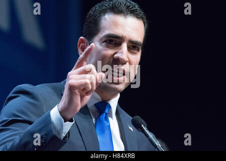 Las Vegas, USA. 8. November 2016. Rubin Kihuen spricht unterstützt als neu gewählter Vertreter aus Nevada am 8. November 2016 die Wahl-Nacht-Party in der Aria in Las Vegas, NV. Bildnachweis: Das Foto Zugang/Alamy Live-Nachrichten Stockfoto