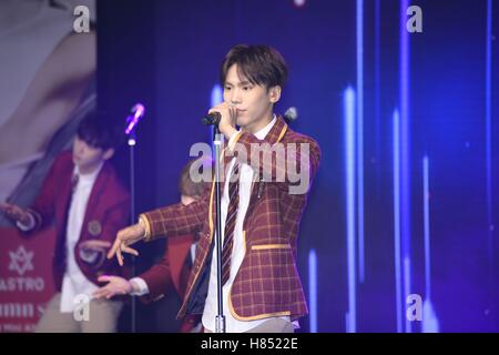 Seoul, Korea. 9. November 2016. 9. November 2016 halten SASTRO Showcese für ihre 3. Mini-Album Herbst Geschichte in Seoul, Korea. (China und Korea Rechte heraus) © TopPhoto/Alamy Live-Nachrichten Stockfoto