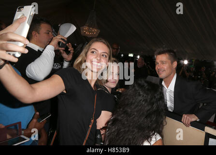 Westwood, Kalifornien, USA. 9. November 2016. 9. November 2016 - Westwood, Kalifornien - Brad Pitt. Fan-Event für Paramount Pictures' '' verbündet '' statt im Regency Village Theatre. Bildnachweis: AdMedia © AdMedia/ZUMA Draht/Alamy Live-Nachrichten Stockfoto