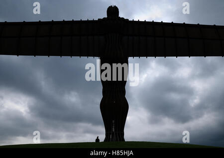 Engel der die Nord-Skulptur von Antony Gormley, in der Nähe von Gateshead, Tyne and Wear, England, UK Stockfoto