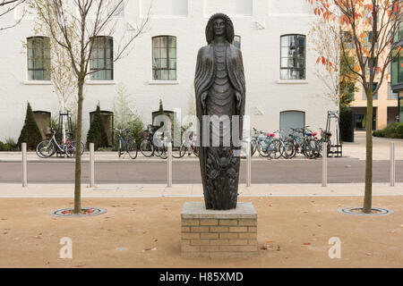 Eine Bronzestatue des Ceres-Göttin des Mais außerhalb Fosters Mühle ein Wohnhaus umgewandelt, aus dem alten Spillars-Lager Stockfoto