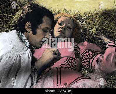 Comtess des Grauens, (Gräfin DRACULA) USA 1972, Regie: Peter Sasdy, MAURICE DENHAM, INGRID PITT, Stichwort: Heu Stockfoto