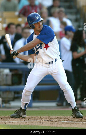 DAVID ARQUETTE HOLLYWOOD Sterne BASEBALL Spiel DODGER STADIUM LOS ANGELES USA 9. August 2002 Stockfoto