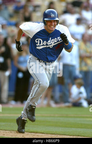 DAVID BOREANAZ HOLLYWOOD Sterne BASEBALL Spiel DODGER STADIUM LOS ANGELES USA 9. August 2002 Stockfoto