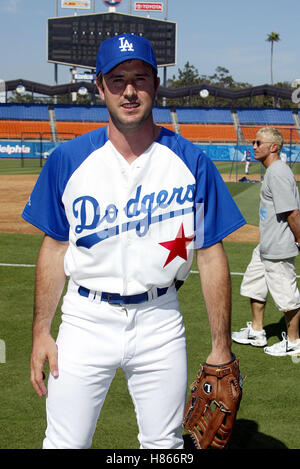 DAVID ARQUETTE HOLLYWOOD Sterne BASEBALL Spiel DODGER STADIUM LOS ANGELES USA 9. August 2002 Stockfoto