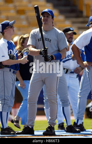 DAVID BOREANAZ HOLLYWOOD Sterne BASEBALL Spiel DODGER STADIUM LOS ANGELES USA 9. August 2002 Stockfoto