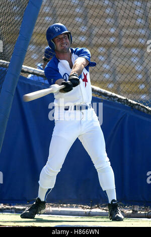 DAVID ARQUETTE HOLLYWOOD Sterne BASEBALL Spiel DODGER STADIUM LOS ANGELES USA 9. August 2002 Stockfoto