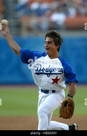 TONY DANZA HOLLYWOOD Sterne BASEBALL Spiel DODGER STADIUM LOS ANGELES USA 9. August 2002 Stockfoto