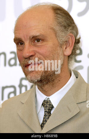 JOHN MALKOVICH RIPLEY Spiel PHOTOCALL Venedig FILM FESTIVAL Venedig Italien 2. September 2002 Stockfoto