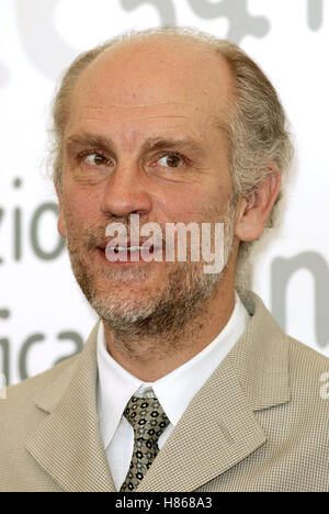 JOHN MALKOVICH RIPLEY Spiel PHOTOCALL Venedig FILM FESTIVAL Venedig Italien 2. September 2002 Stockfoto