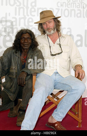 DAVID GULPILIL & ROLF DE HEER der TRACKER PHOTOCALL Venedig FILM FESTIVAL Venedig Italien 6. September 2002 Stockfoto