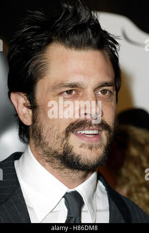 JOHNNY KNOXVILLE JACKASS Film Welt PREM CINERAMA DOME HOLLYWOOD LOS ANGELES USA 21. Oktober 2002 Stockfoto