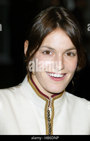 NICOLETTE KREBITZ die Königin Männer PREMIERE CINERAMA DOME HOLLYWOOD LOS ANGELES USA 21. Oktober 2002 Stockfoto