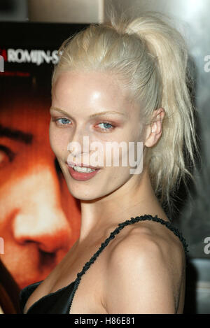 RIE RASMUSSEN FEMME FATALE FILM PREMIERE HOLLYWOOD LA USA 4. November 2002 Stockfoto