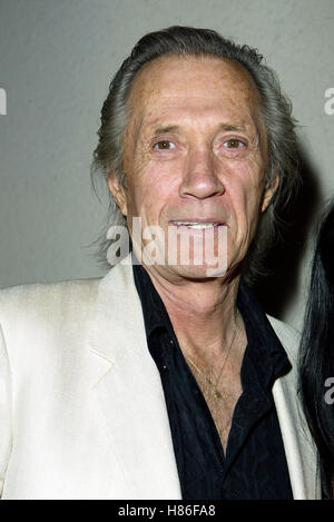 DAVID CARRADINE NORBY WALTERS HOLIDAY PARTY FRIARS CLUB BEVERLY HILLS LOS ANGELES U.S. 24. November 2002 Stockfoto