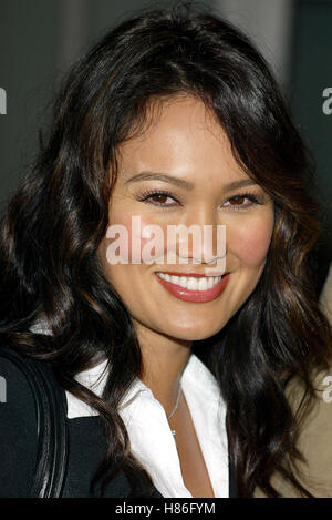 TIA CARRERE, am Ende alle Kriege LA PREMIERE ARCLIGHT Kino HOLLYWOOD LOS ANGELES USA 5. Dezember 2002 Stockfoto