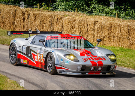 2006 Ford GT LM GTE mit Fahrer Andrea Robertson auf die 2016 Goodwood Festival of Speed, Sussex, UK. Stockfoto