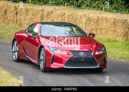 2015 Lexus LC-500 Sportwagen auf der 2016 Goodwood Festival of Speed, Sussex, UK Stockfoto