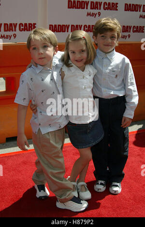 CONNOR CARMODY HAILEY JOHNSON & ARTHUR YOUNG DADDY DAY CARE FILM PREMIERE MANN nationalen WESTWOOD LOS ANGELES USA 04 Mai 200 Stockfoto