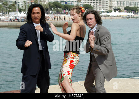 JACKIE CHAN CECILE DE FRANCE & STEVE COOGAN AM PIER HOTEL MARTINEZ, IHREN NEUEN FILM AROUND THE WORLD IN 80 DAYS C ZU FÖRDERN Stockfoto