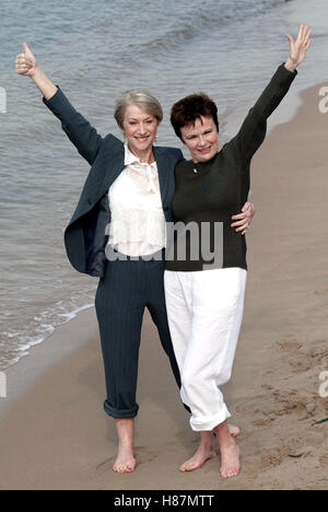 HELEN MIRREN & JULIE WALTERS CANNES Filmfestival 16. Mai 2003 Stockfoto