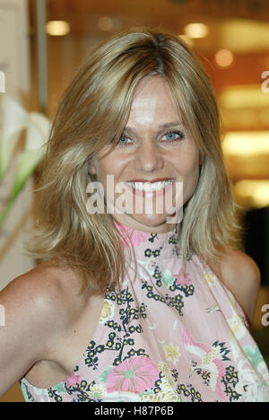 LINDA BARKER LONDON ENGLAND 5. Juni 2003 Stockfoto