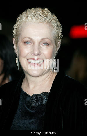 LYNN REDGRAVE PETER PAN PREMIERE EMPIRE LEICESTER SQUARE LONDON UK 9. Dezember 2003 Stockfoto