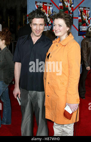 AIDAN GILLEN & OLIVIA SHANGHAI KNIGHTS FILM PREMIER EL CAPITAN THEATRE HOLLYWOOD USA 3. Februar 2003 Stockfoto