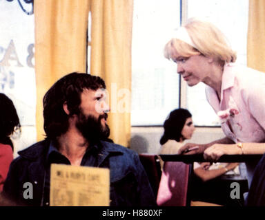 Alice Lebt Hier Nicht Mehr, Drama / KRIS KRISTOFFERSON Und ELLEN BURSTYN David, Einer der Stammgäste, Versucht Alice Näher Zu Kommen. / Stockfoto