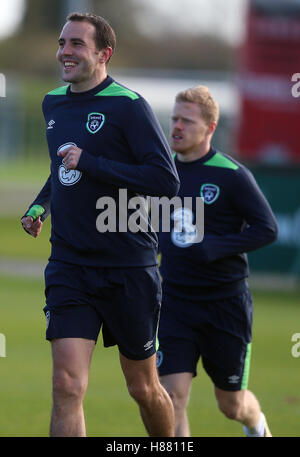 Republik von Irland John O'Shea und Daryl Horgan während eines Team-Trainings an FAI National Training Centre, Dublin. Stockfoto