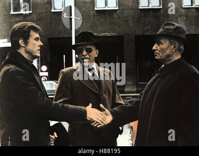 Innen nach außen - Ein genialer Bluff, (INSIDE OUT) USA 1975, Regie: Peter Duffel, ROBERT CULP, TELLY SAVALAS, JAMES MASON, Stichwort: Händedruck, Hände schütteln Stockfoto