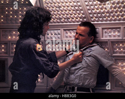 Alien - Das Unheimliche Wesen aus Einer Fremden Welt (ALIEN) GB 1979, Regie: Ridley Scott, SIGOURNEY WEAVER, IAN HOLM Stockfoto