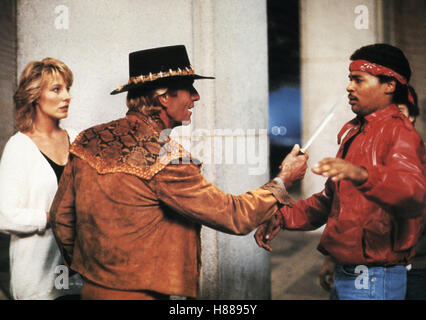 Crocodile Dundee - Ein Krokodil Zum Favoriten, CROCODILE DUNDEE) AUSTR 1986, Regie: Peter Faiman, LINDA KOZLOWSKI, PAUL HOGAN (mi), Stichwort: Messer Stockfoto