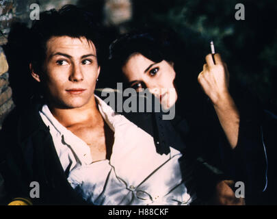 Todliche Anziehung Heidekraut Christian Slater Winona Ryder Veronica Winona Ryder Verliebt Sich In J D Christian Slater Stockfotografie Alamy