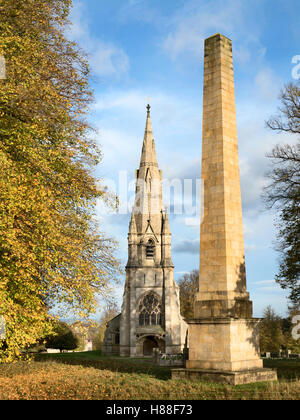 Str. Marys Kirche und der Obelisk an Studley Royal Ripon Yorkshire England Stockfoto