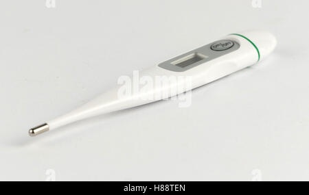 Thermometer, isoliert auf weißem Hintergrund Stockfoto