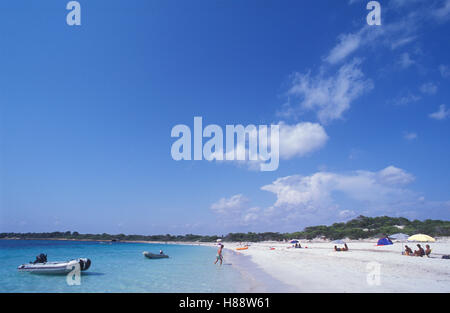 Platja es Carbo Strand in der Nähe von Colonia de Sant Jordi, Strandleben, Menschen am Strand, Mallorca, Balearen, Spanien, Europa Stockfoto