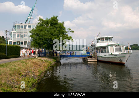 Schiff an der Anlegestelle auf dem Baldeneysee See in Essen-Werden, Ruhrgebiet Bereich, North Rhine-Westphalia Stockfoto